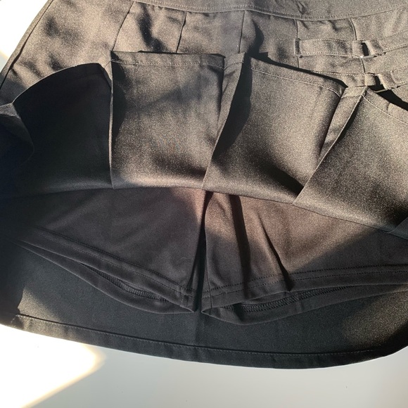 bnwt black pleated mini skirt / skort - size 14 XL - Picture 6 of 6
